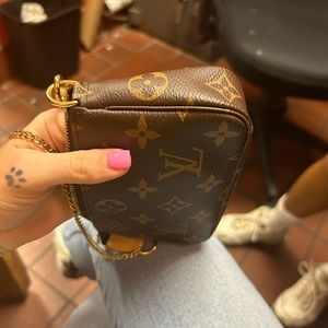Mini Pochette Louis Vuitton